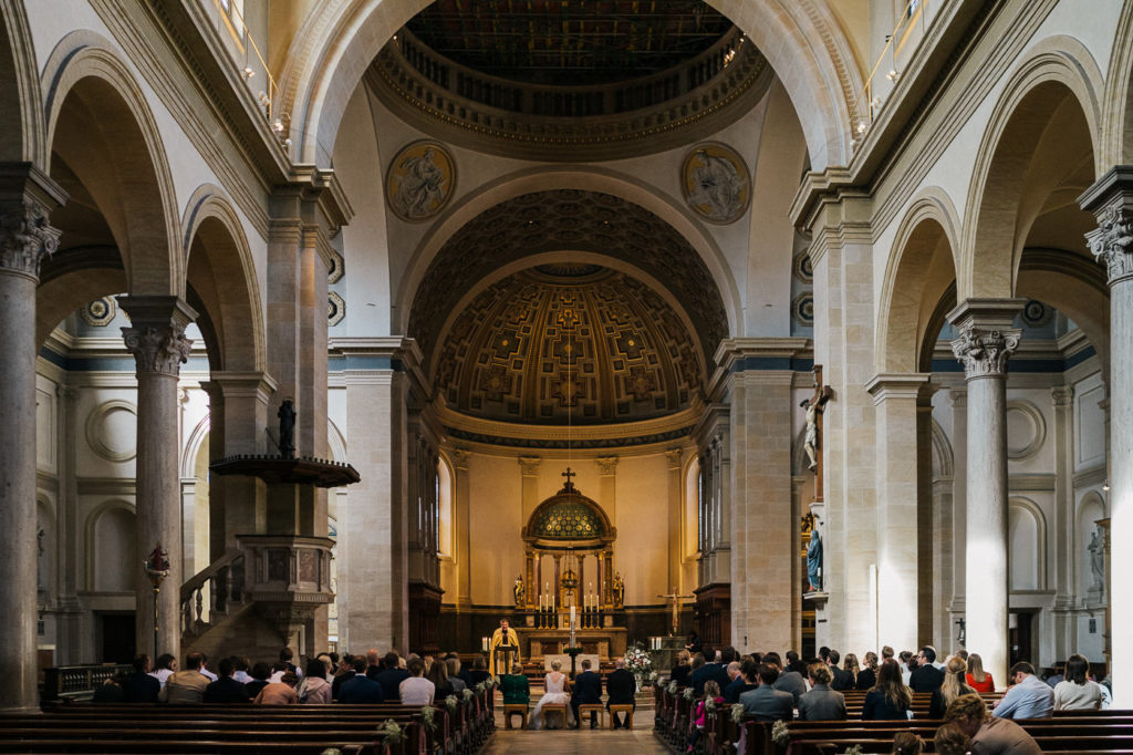 Hochzeit in München Schwabing St. Ursula